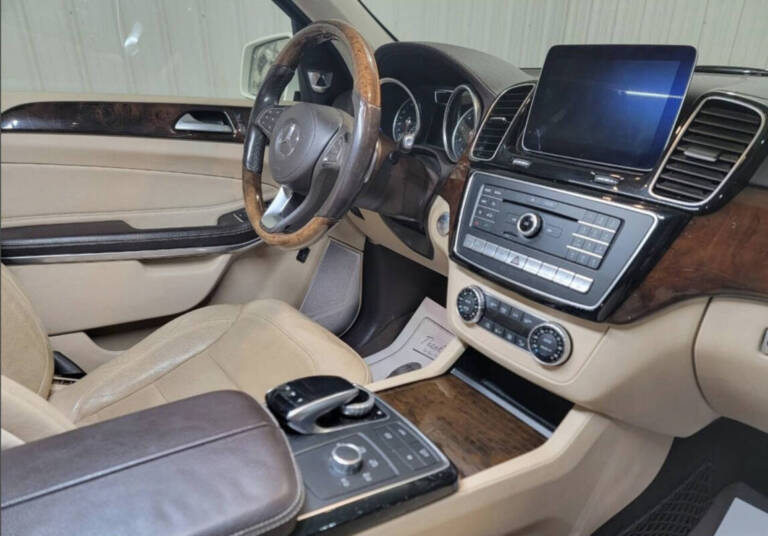 Внос на 2017 Mercedes-Benz GLS550