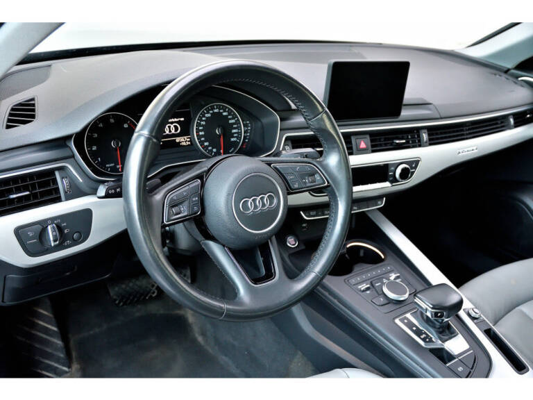 Внос на 2019 Audi A4 Komfort от КАНАДА